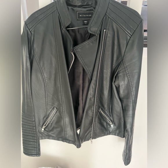 Black jacket - Picture 2 of 2